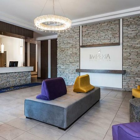 Imperia Hôtel et Suites Terrebonne Exterior foto