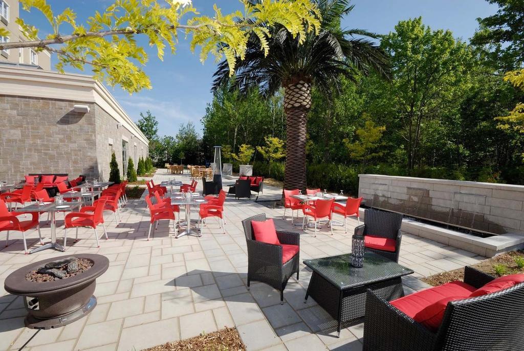 Imperia Hôtel et Suites Terrebonne Exterior foto
